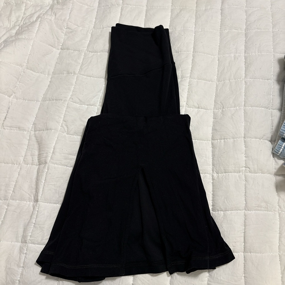 WMNS MEDIUM OFFLINE BY AERIE BLACK FLARE CUT LEGGINGS TRIED ON